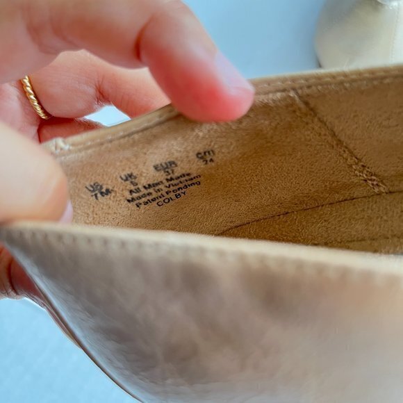 Naturalizer Colby Champagne Vegan Leather Flats Slip On Studded Womens S… - Picture 5 of 7